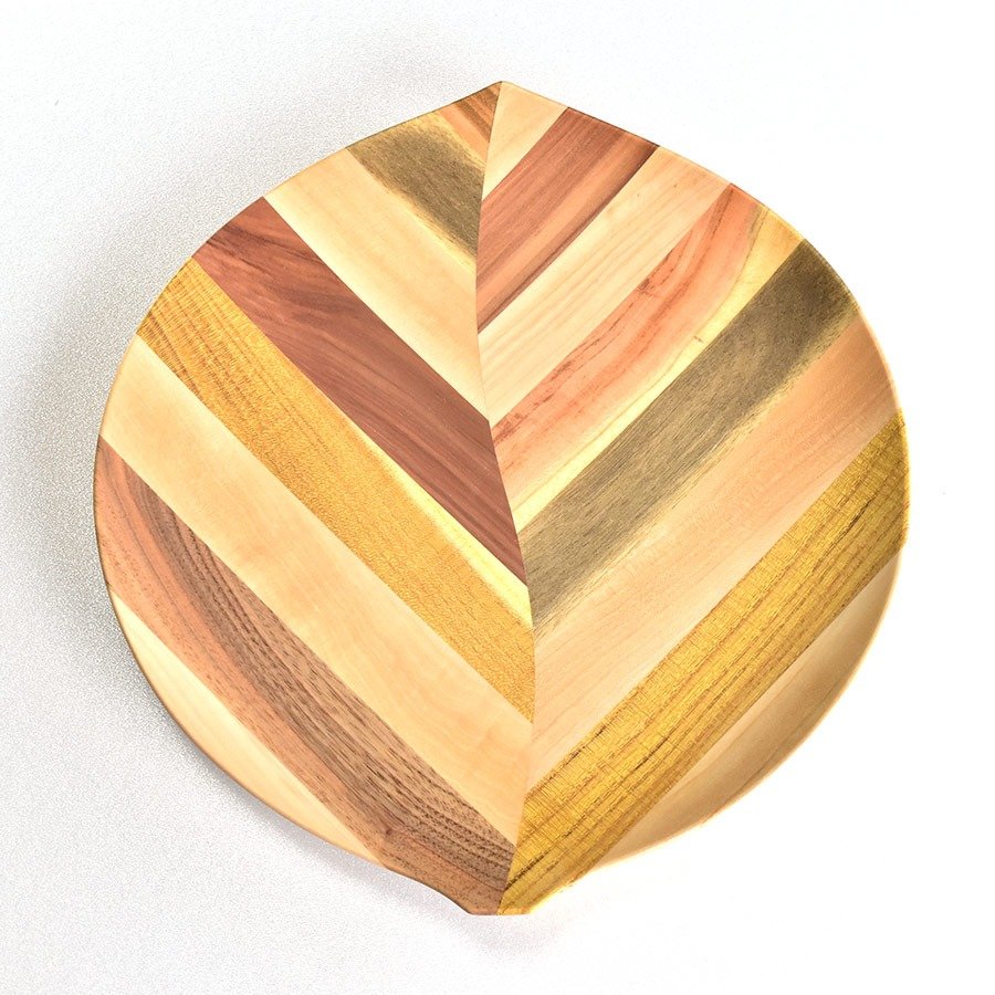 木でできたかわいい　手づくりお皿　樹皮 木でできたかわいい 手づくりお皿 樹皮